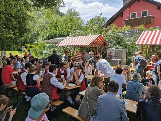 Gemeinsam Feiern in der Lend Gemeinsam Feiern in der Lend